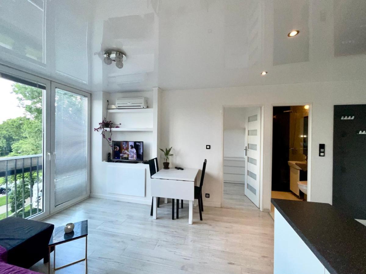 Sasi - Cozy Apartment For 6 People In Centre Варшава Экстерьер фото