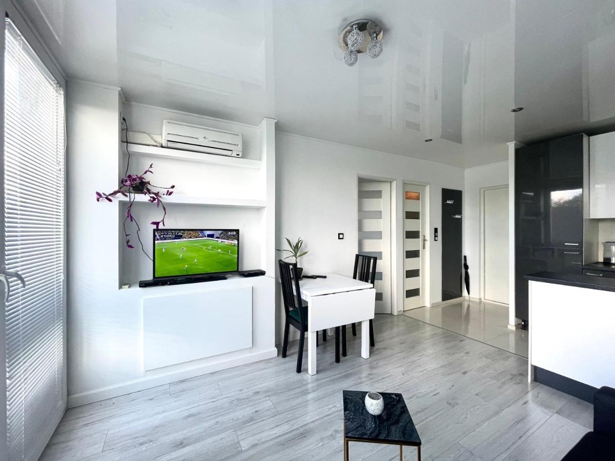 Sasi - Cozy Apartment For 6 People In Centre Варшава Экстерьер фото