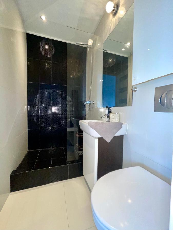Sasi - Cozy Apartment For 6 People In Centre Варшава Экстерьер фото